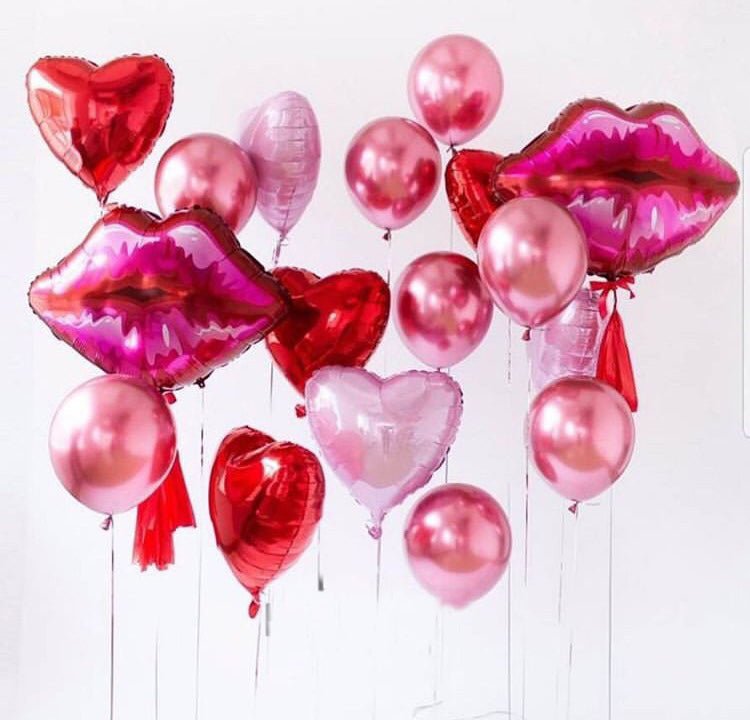 Kissy Lips Balloon - PARTY LOOP